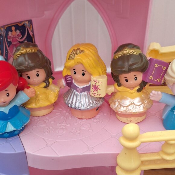 Fisher Price Little People Magical Dancing Castle - Picture 3 of 6